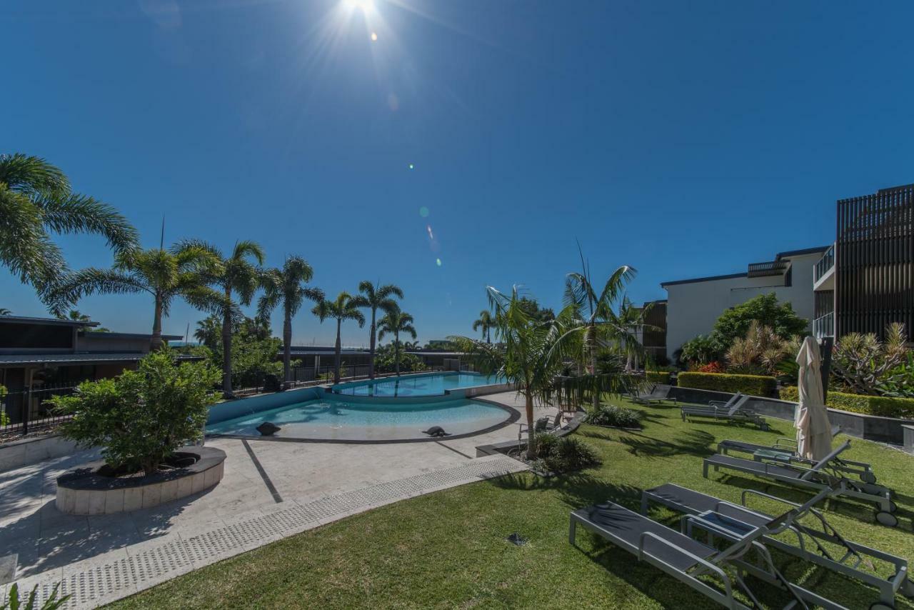 Executive On Whisper Bay - Cannonvale Apartment Airlie Beach Exterior photo