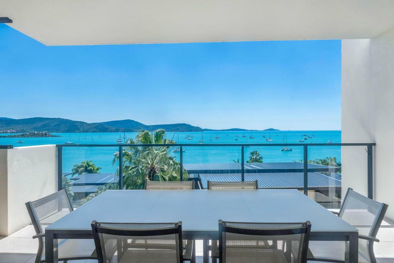 Executive On Whisper Bay - Cannonvale Apartment Airlie Beach Exterior photo