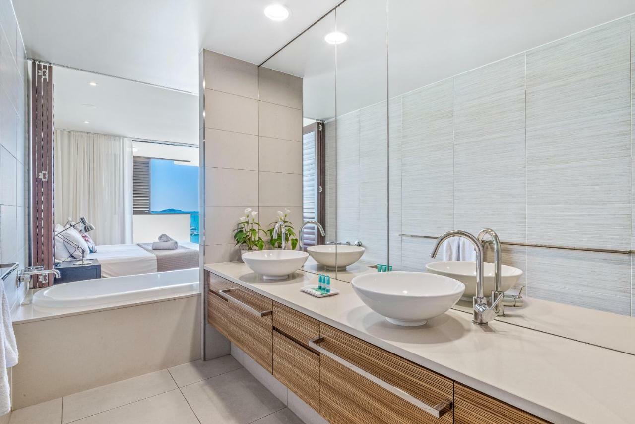 Executive On Whisper Bay - Cannonvale Airlie Beach Exterior photo