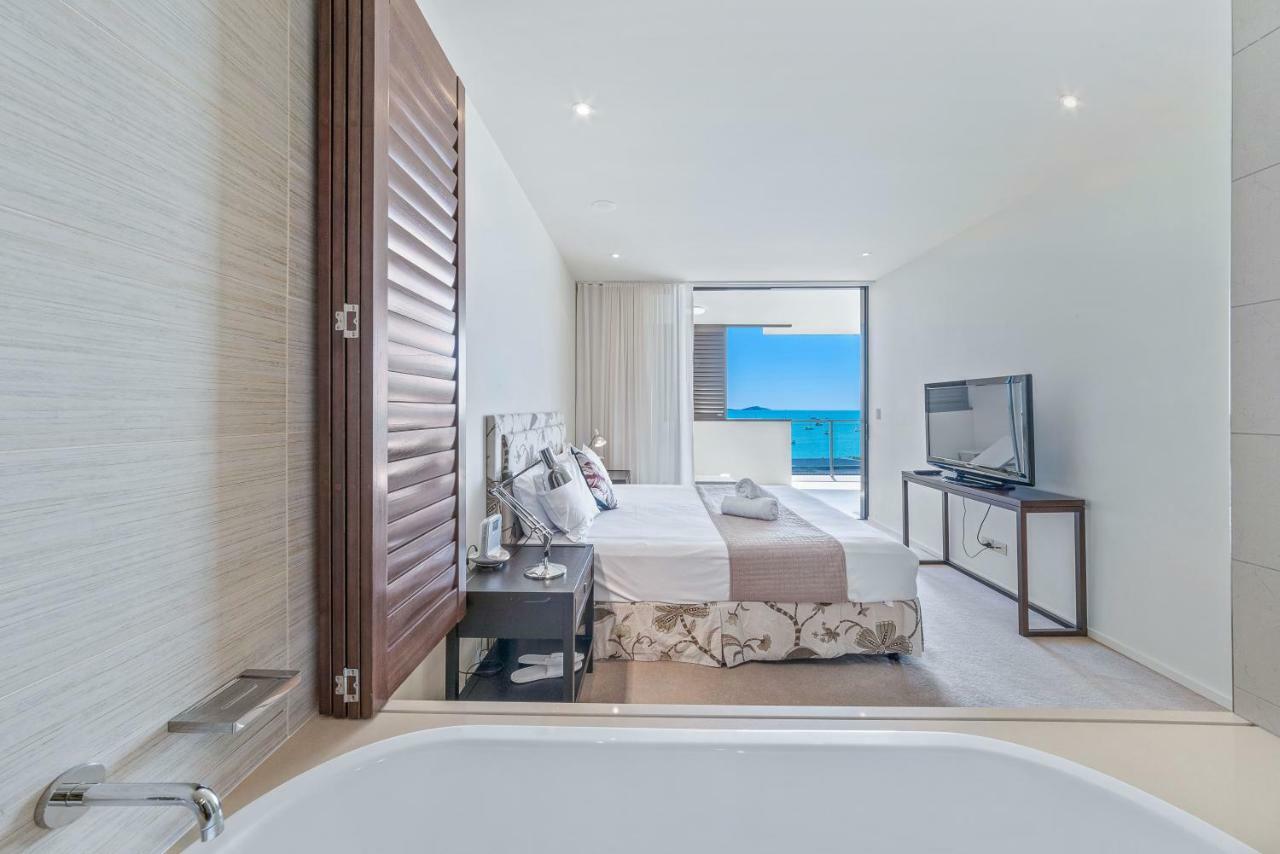 Executive On Whisper Bay - Cannonvale Airlie Beach Exterior photo