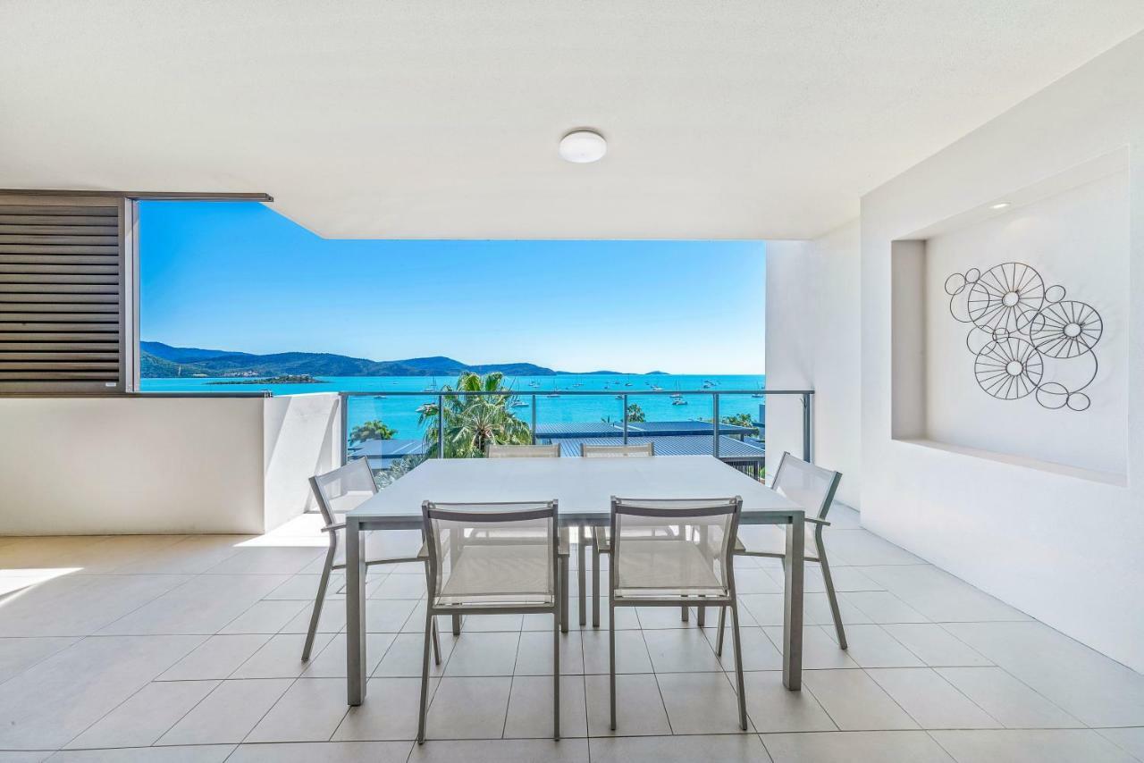 Executive On Whisper Bay - Cannonvale Airlie Beach Exterior photo